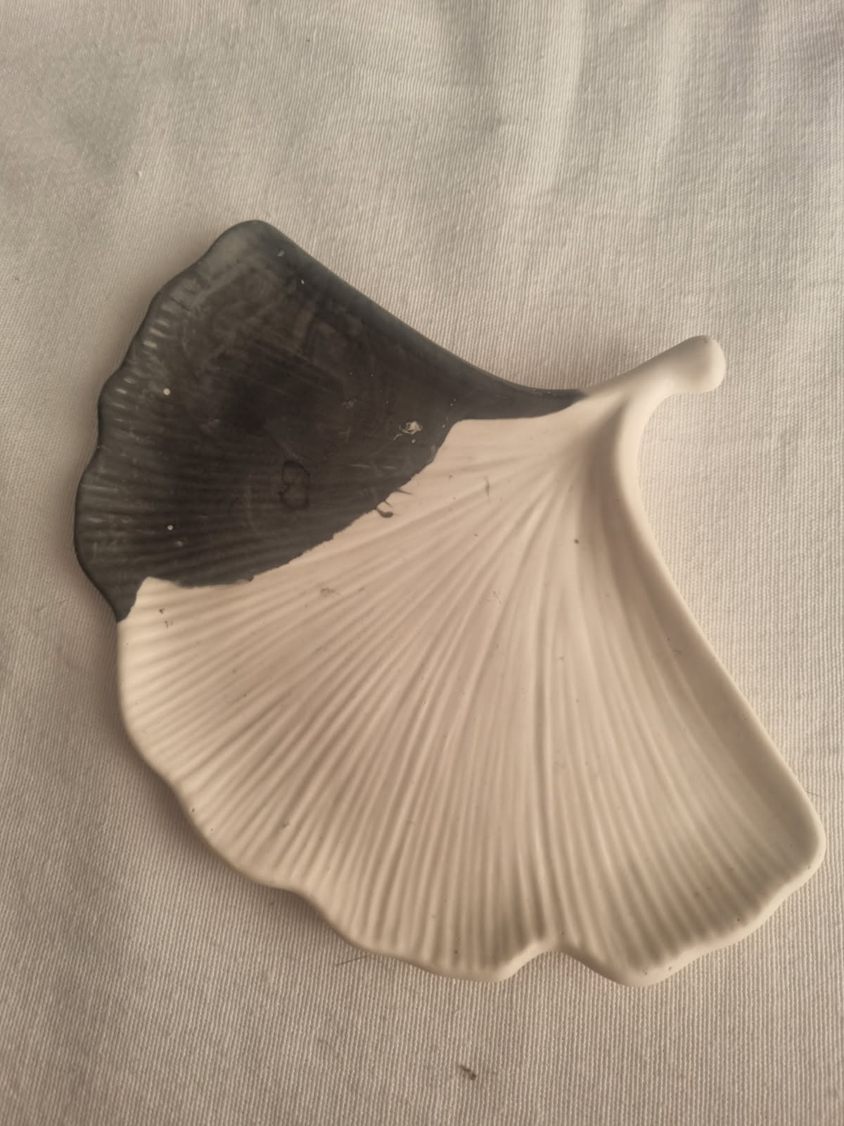 Coupelle feuille en Jesmonite