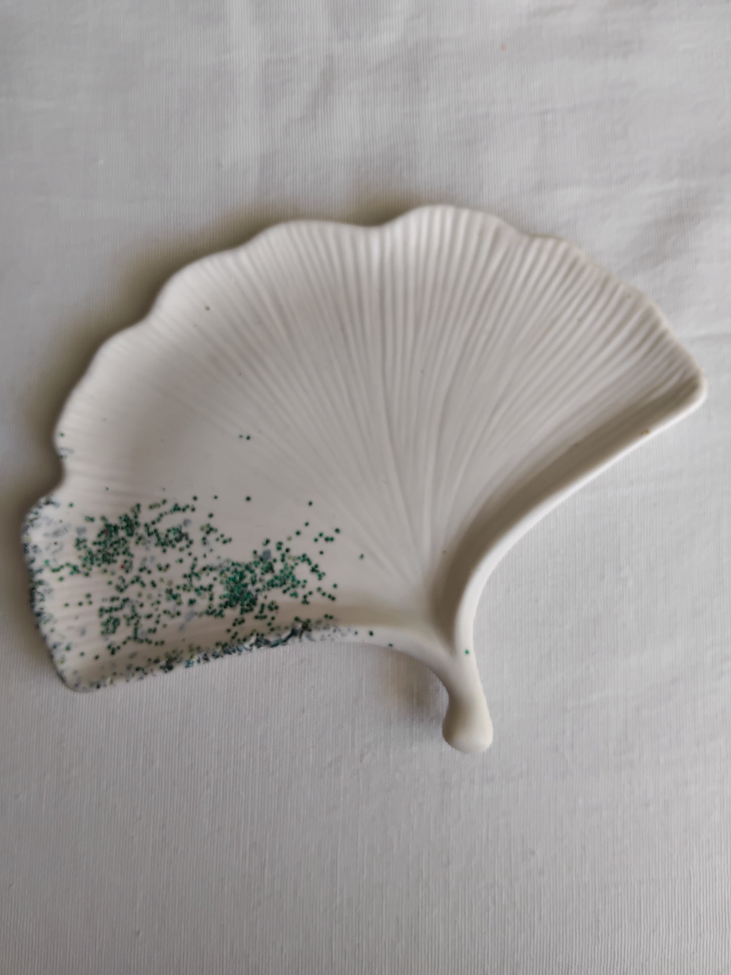 Coupelle feuille en Jesmonite